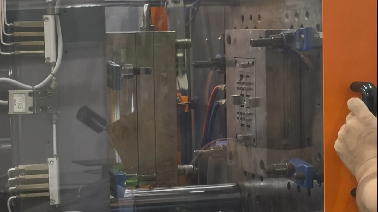 aluminum mold vs steel comparison