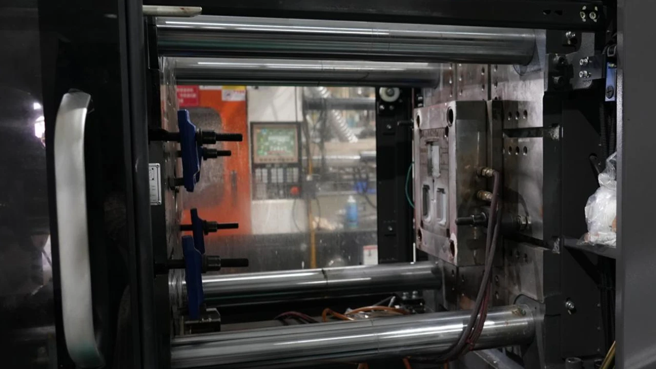 injection molding ejector pin layout