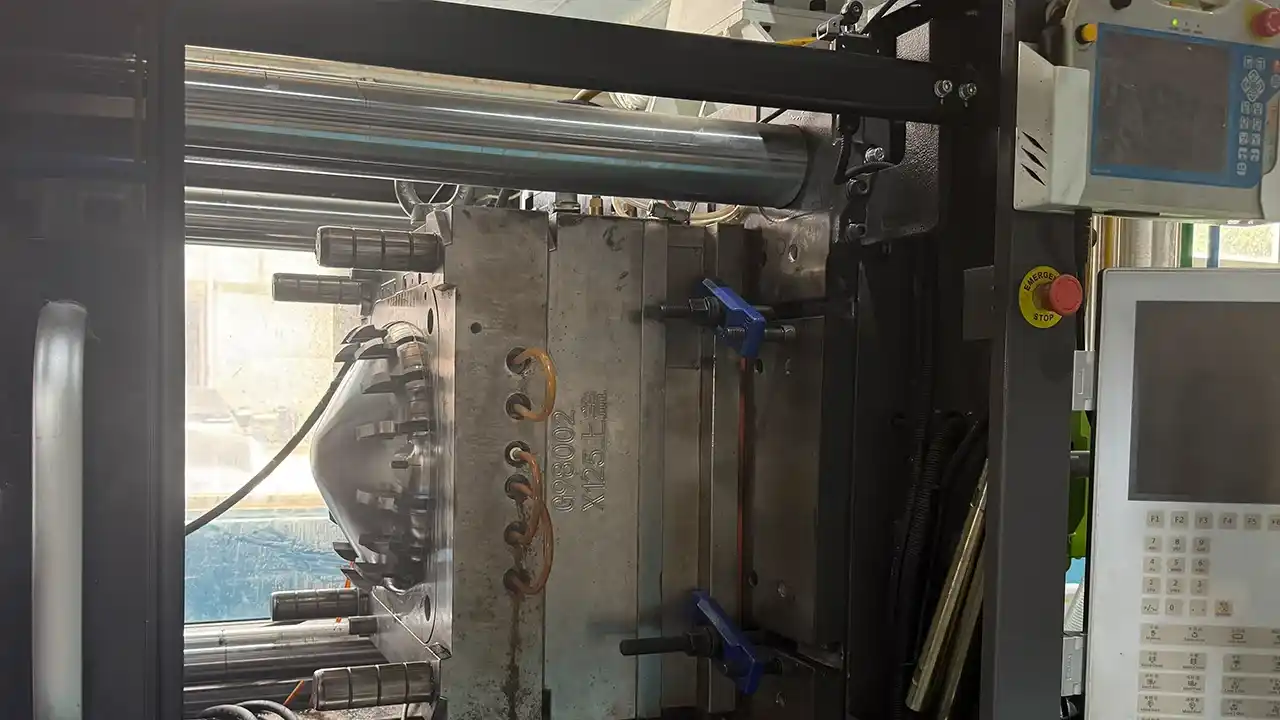 injection molding wall thickness uniform design