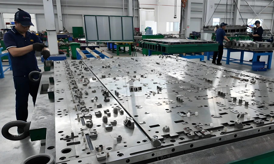 LDPE injection mold design